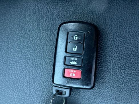 Used 2015 Toyota Corolla S Premium image 36