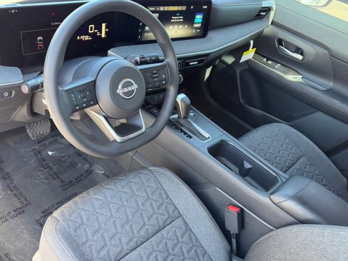 Certified 2025 Nissan Kicks SV image 16