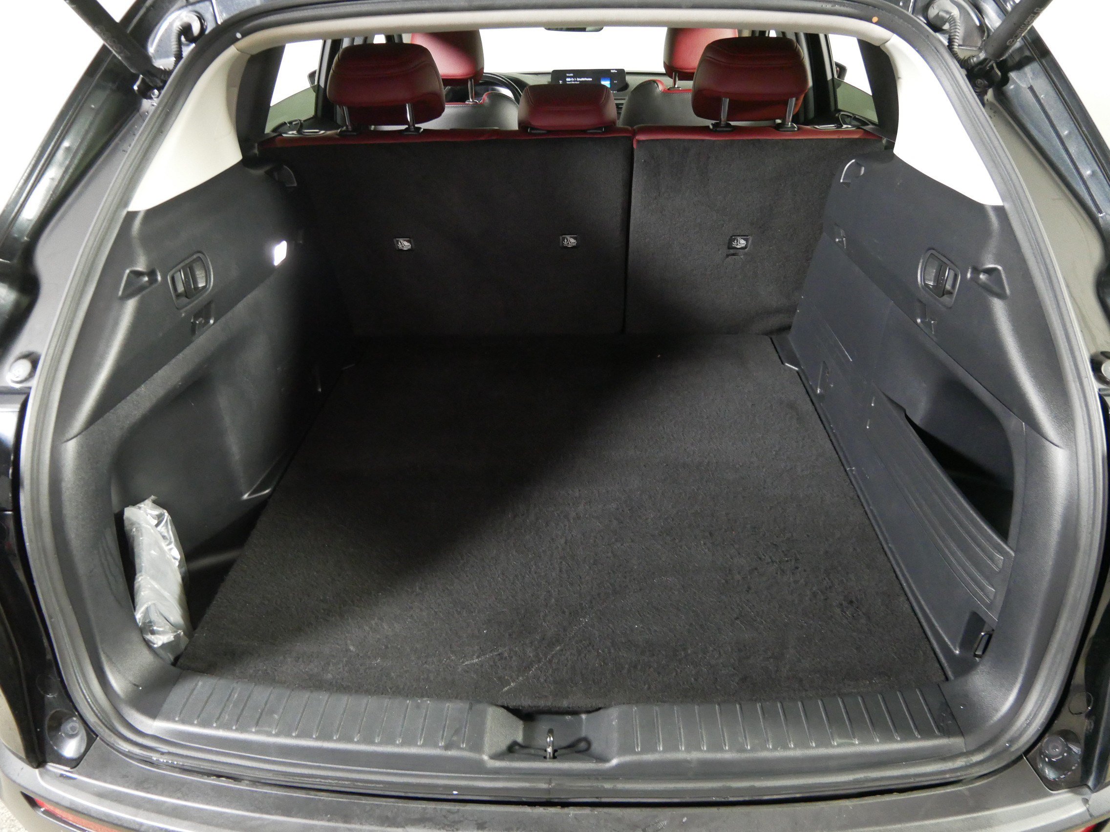 Used 2025 MAZDA CX-50 AWD 2.5 Hybrid w/ Premium Pkg image 18