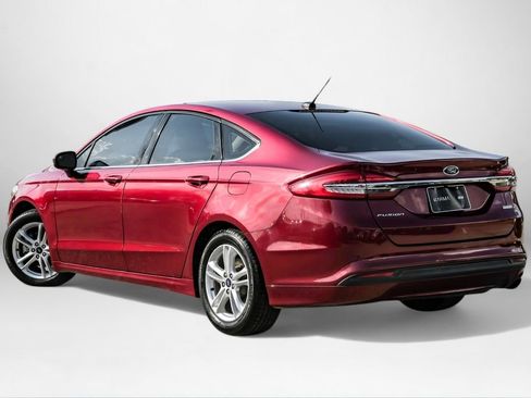 Used 2018 Ford Fusion SE w/ Fusion SE Technology Package image 7