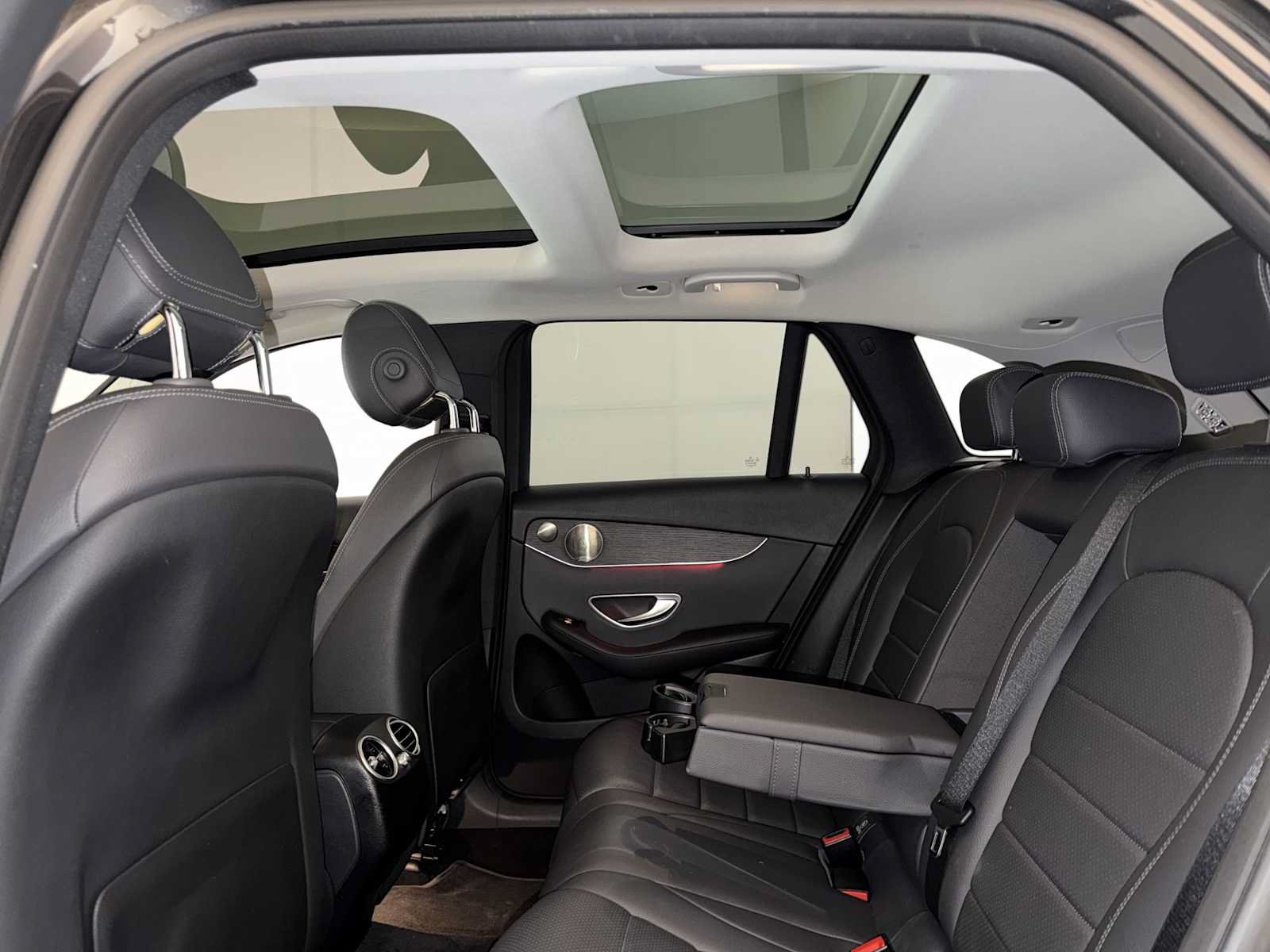 Used 2021 Mercedes-Benz GLC 300 4MATIC image 21