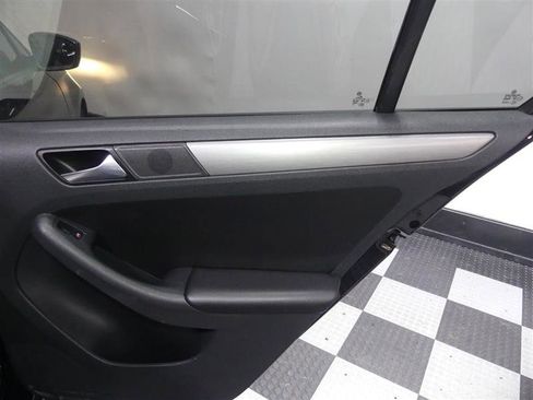 Used 2016 Volkswagen Jetta Sport image 23