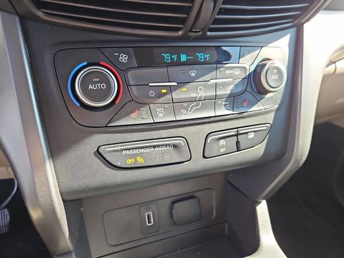 Used 2018 Ford Escape SEL image 19