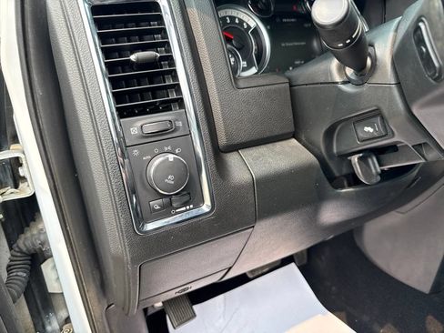 Used 2018 RAM 1500 Laramie w/ Convenience Group AWD/4WD image 29