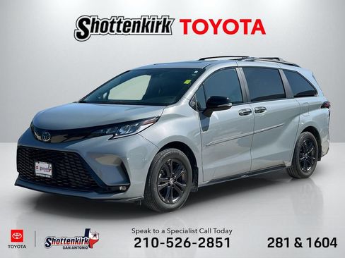 Used 2025 Toyota Sienna XSE w/ XSE Premium Package AWD/4WD image 1