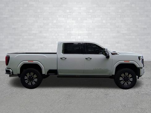 Used 2026 GMC Sierra 2500 Denali w/ Denali Reserve Package AWD/4WD image 3