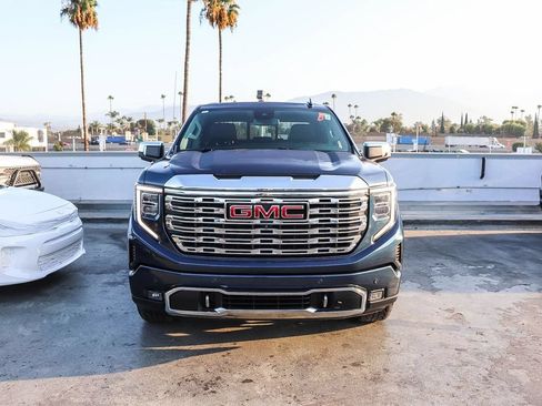 Used 2022 GMC Sierra 1500 Denali AWD/4WD image 3