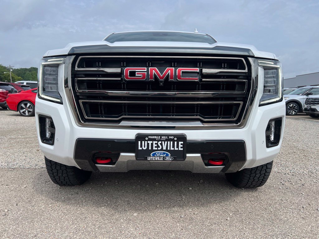 Used 2023 GMC Yukon AT4 w/ AT4 Premium Package AWD/4WD image 3