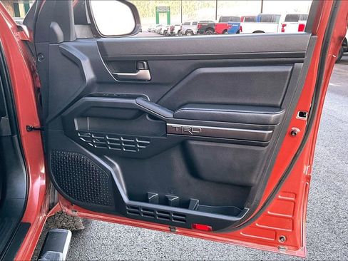 Used 2025 Toyota Tacoma TRD Off-Road image 25