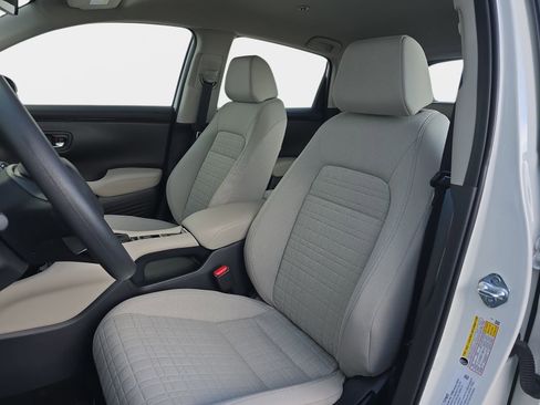 Certified 2025 Honda HR-V LX image 15