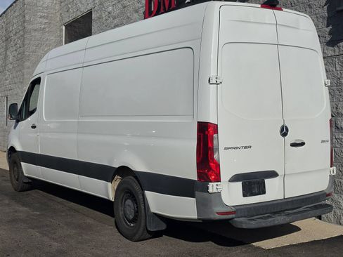 Used 2020 Mercedes-Benz Sprinter 2500 image 4