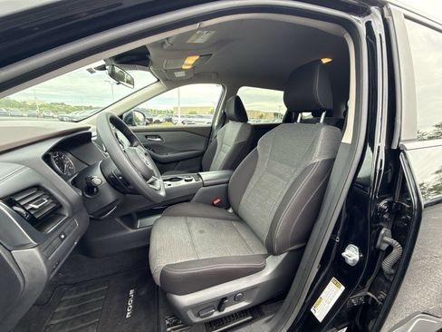 Used 2023 Nissan Rogue SV AWD/4WD image 12