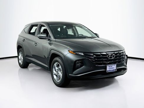 Used 2023 Hyundai Tucson SE AWD/4WD image 3