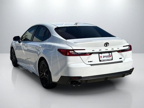 Used 2025 Toyota Camry SE w/ Convenience Package image 7