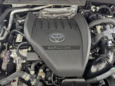 Used 2024 Toyota Grand Highlander XLE image 10