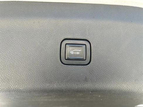 Used 2023 Buick Enclave Essence w/ LPO, Floor Liner Package image 18