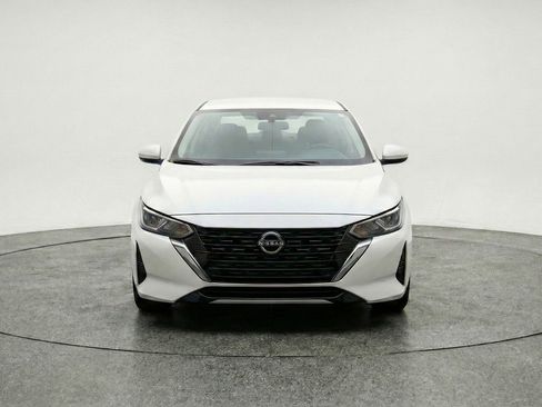 Used 2025 Nissan Sentra SV image 2