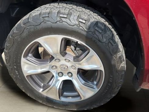 Used 2020 RAM 1500 Laramie AWD/4WD image 7