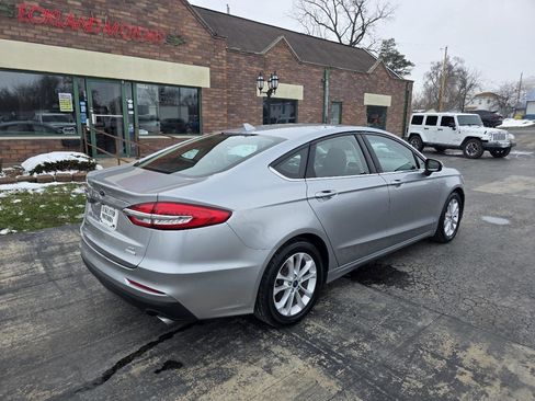 Used 2020 Ford Fusion SE image 6