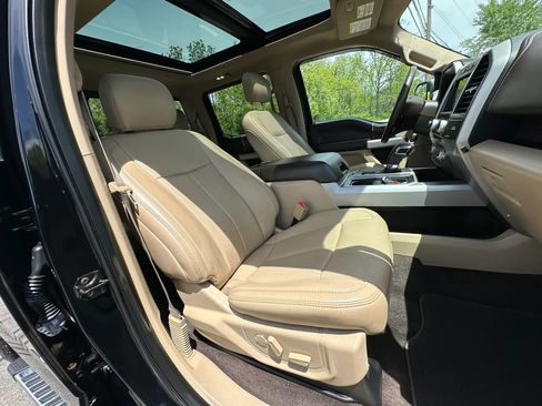 Used 2018 Ford F150 Lariat w/ Equipment Group 502A Luxury AWD/4WD image 15