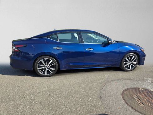 Used 2023 Nissan Maxima SV w/ Floor Mat Group FWD image 2