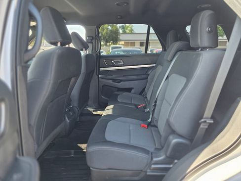 Used 2018 Ford Explorer XLT w/ Equipment Group 201A FWD image 16