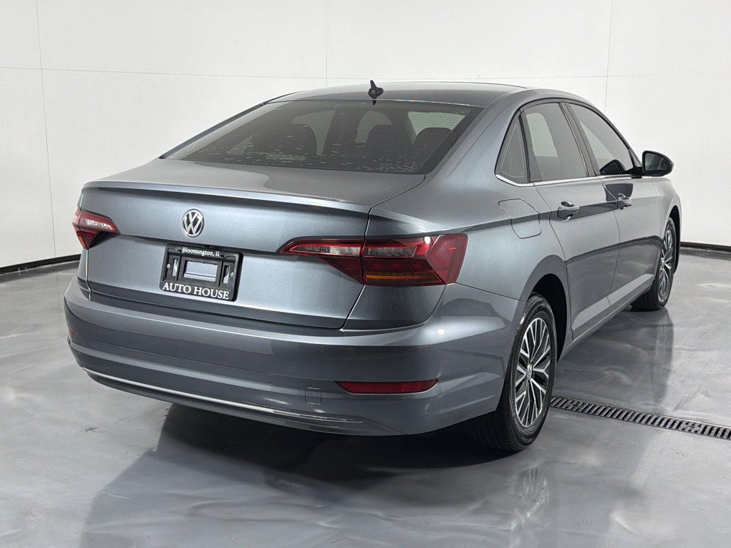 Used 2019 Volkswagen Jetta SE w/ Cold Weather Package FWD image 5