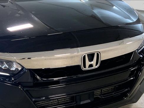 Used 2020 Honda Accord Touring image 32
