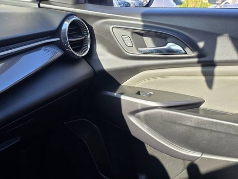 Used 2025 Chevrolet Trax ACTIV w/ Driver Confidence Package image 28