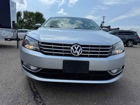 Used 2015 Volkswagen Passat 1.8T SEL Premium FWD image 2