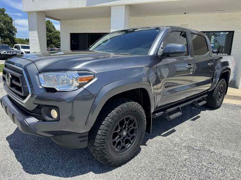 Used 2021 Toyota Tacoma SR5 RWD image 3