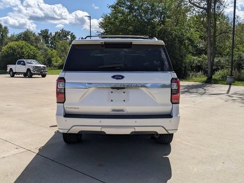 Used 2019 Ford Expedition Platinum RWD image 4