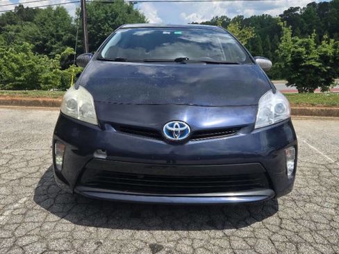 Used 2014 Toyota Prius Three w/ Solar Roof Package FWD image 2