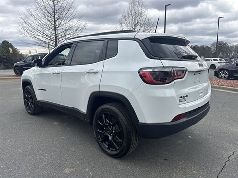 New 2026 Jeep Compass Latitude image 11