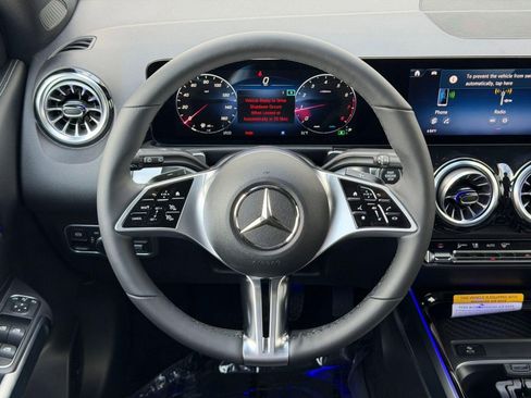 New 2026 Mercedes-Benz GLB 250 4MATIC image 17