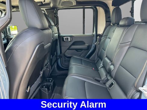 New 2025 Jeep Gladiator Sport w/ Premium Package image 11
