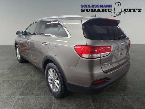 Used 2016 Kia Sorento LX w/ LX Convenience Package image 7