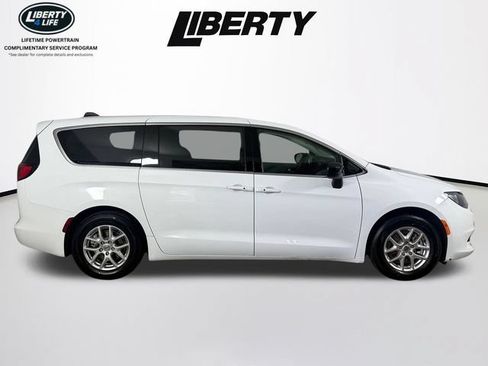 Used 2024 Chrysler Voyager LX FWD image 2