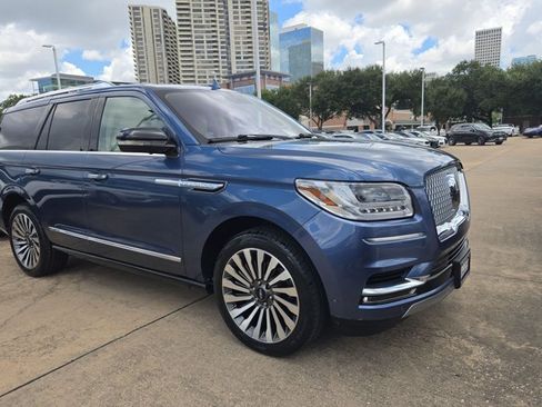 Used 2019 Lincoln Navigator Reserve w/ Cargo Package AWD/4WD image 3