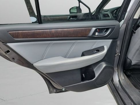 Used 2019 Subaru Outback 2.5i Limited AWD/4WD image 11