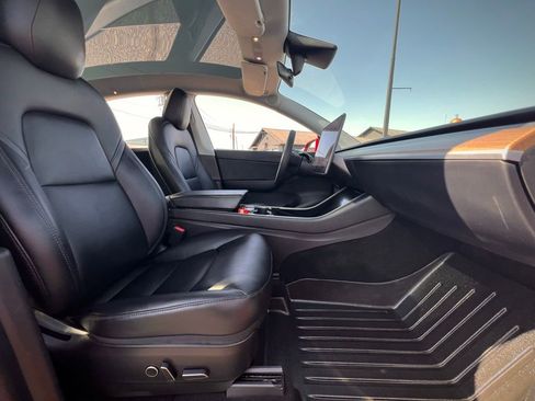 Used 2021 Tesla Model Y Long Range image 27