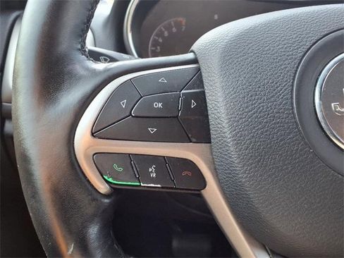 Used 2019 Jeep Grand Cherokee Laredo w/ Security & Convenience Group image 15