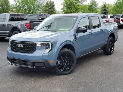 New 2025 Ford Maverick Lariat w/ Black Appearance Package