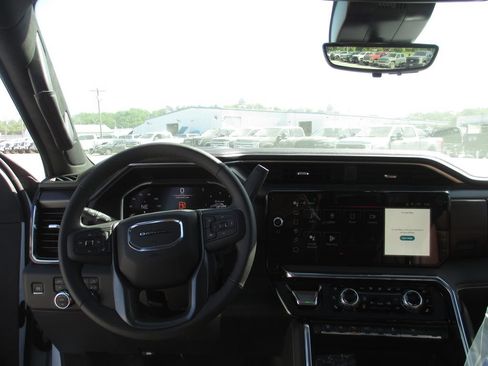 New 2026 GMC Sierra 3500 Denali Ultimate AWD/4WD image 18