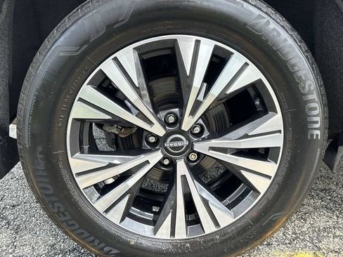 Certified 2023 Nissan Rogue SV w/ SV Premium B Package AWD/4WD image 12