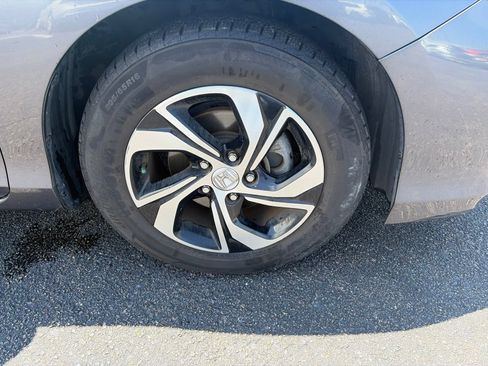 Used 2017 Honda Accord LX image 9