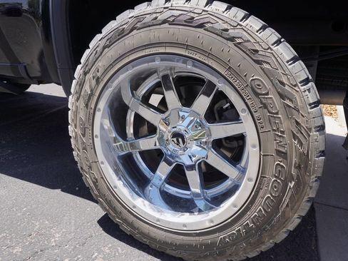 Used 2024 GMC Sierra 1500 AT4 w/ Technology Package AWD/4WD image 6