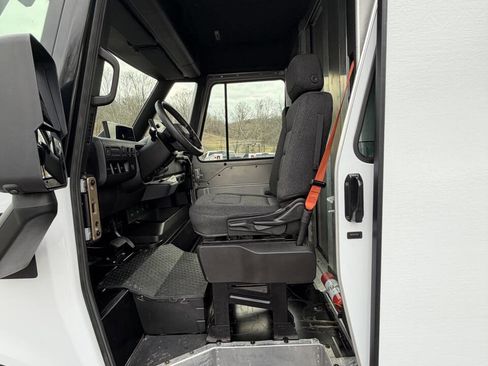 Used 2025 Chevrolet Brightdrop 600 image 36