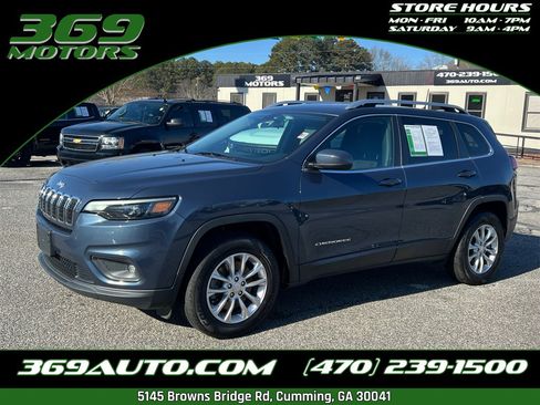 Used 2019 Jeep Cherokee Latitude w/ Cold Weather Group image 1