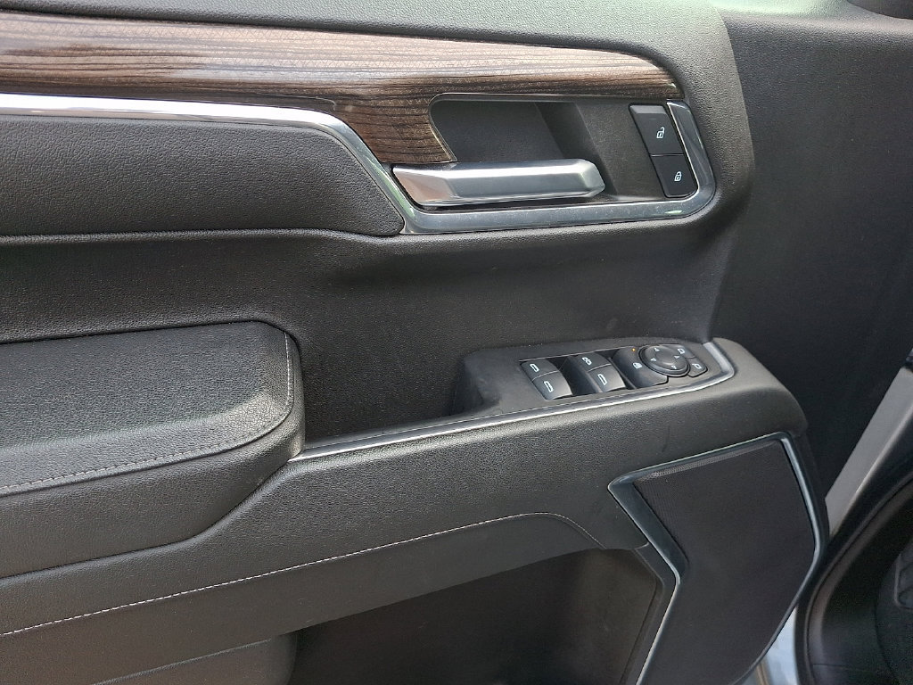 Used 2023 Chevrolet Silverado 1500 LT AWD/4WD image 18